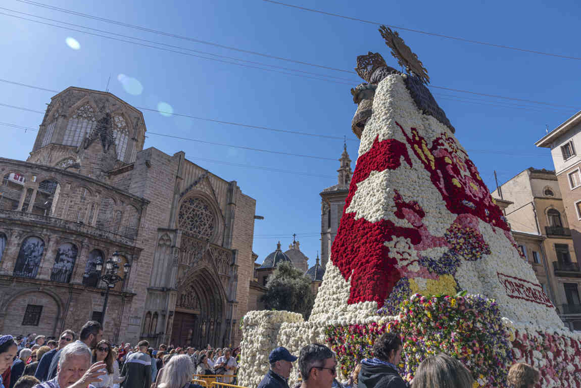 Valencia - fallas 2023 - ofrenda floral 05 .jpg